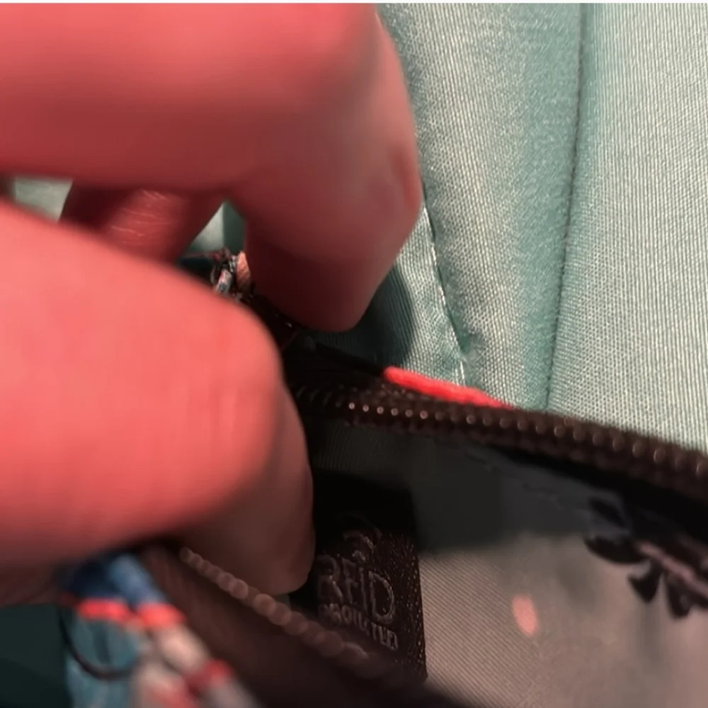 GUC Lug Metro & Link in the color Resort Tropics - Picture 10 of 10